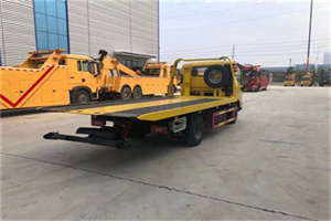 北塔非事故拖车