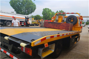 北塔附近拖车电话号码服务