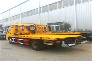 北塔附近拖车救援搭电